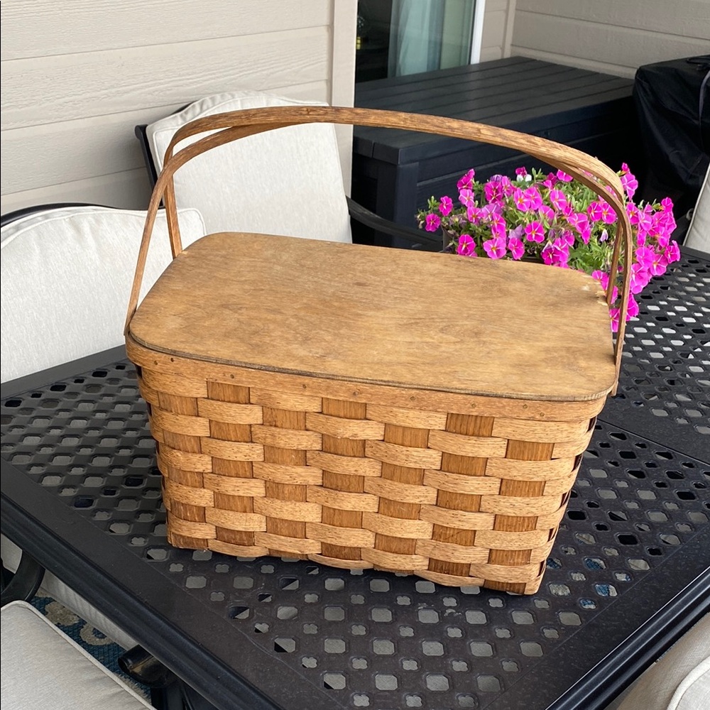 Vintage Basketville Vermont Woven Picnic Basket with Lid and Double Handle!